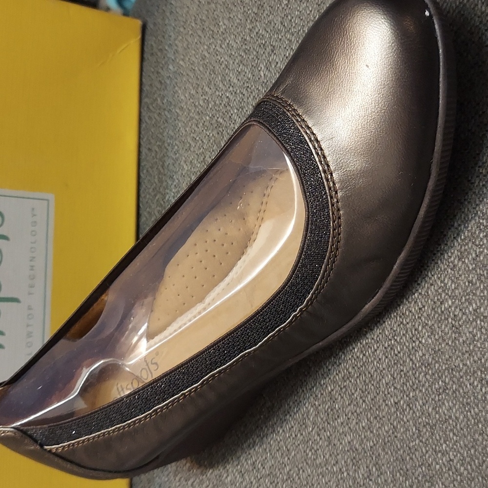 NEW Womens SOFFTSPOTS Stephanie II Wedge Bronze Size 8.5W Retail $149